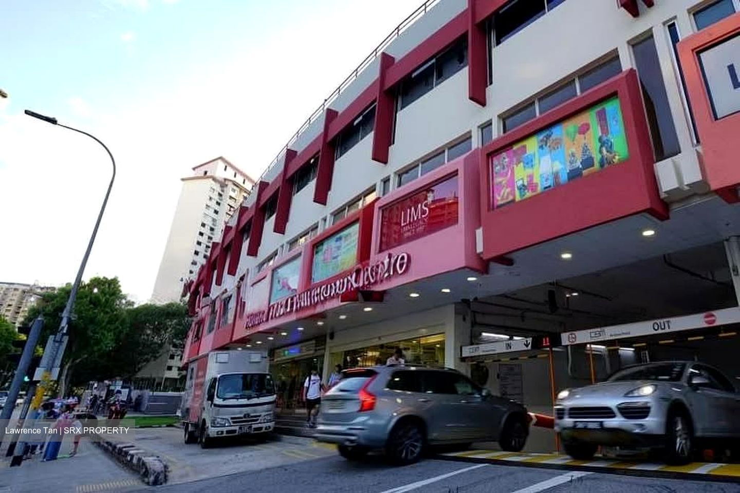 Holland Road Shopping Centre (D10), Retail #583274541